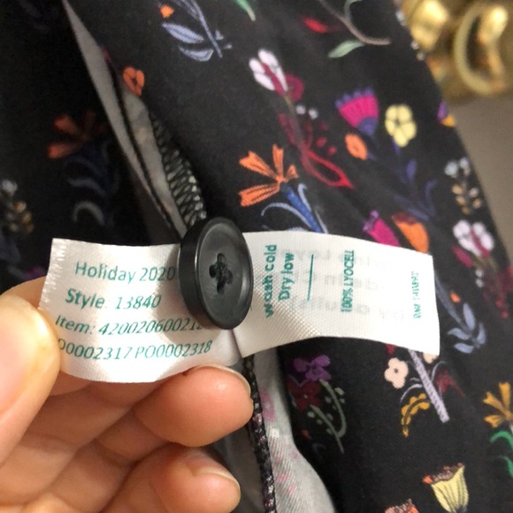 Marine Layer Isabella Button Front V-Neck Retro Midi Dress in Black Floral Print - Picture 15 of 16